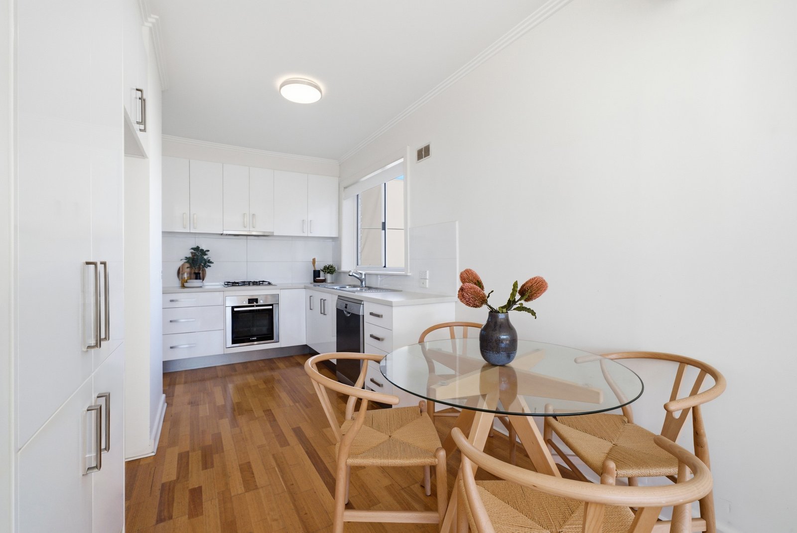 Gallery: 7/150 Beach Road