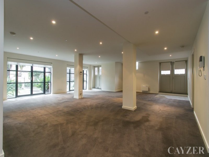 Gallery: 7/156 Bay Street