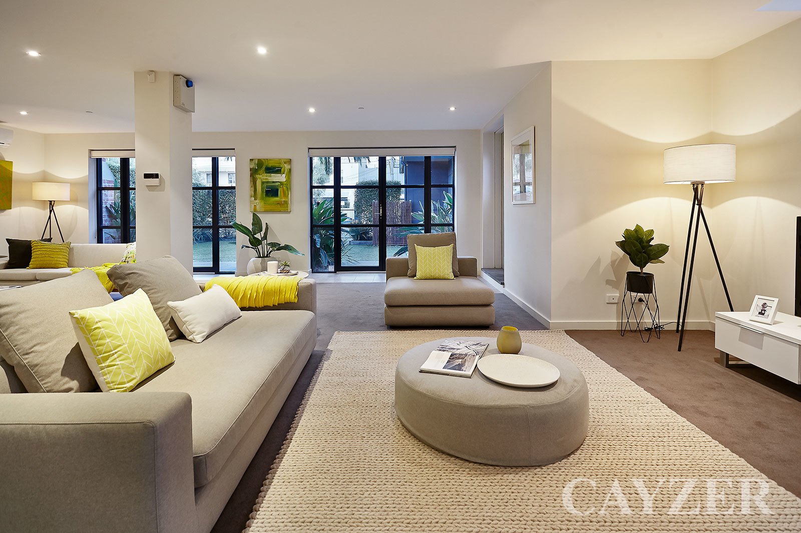 Gallery: 7/156 Bay Street