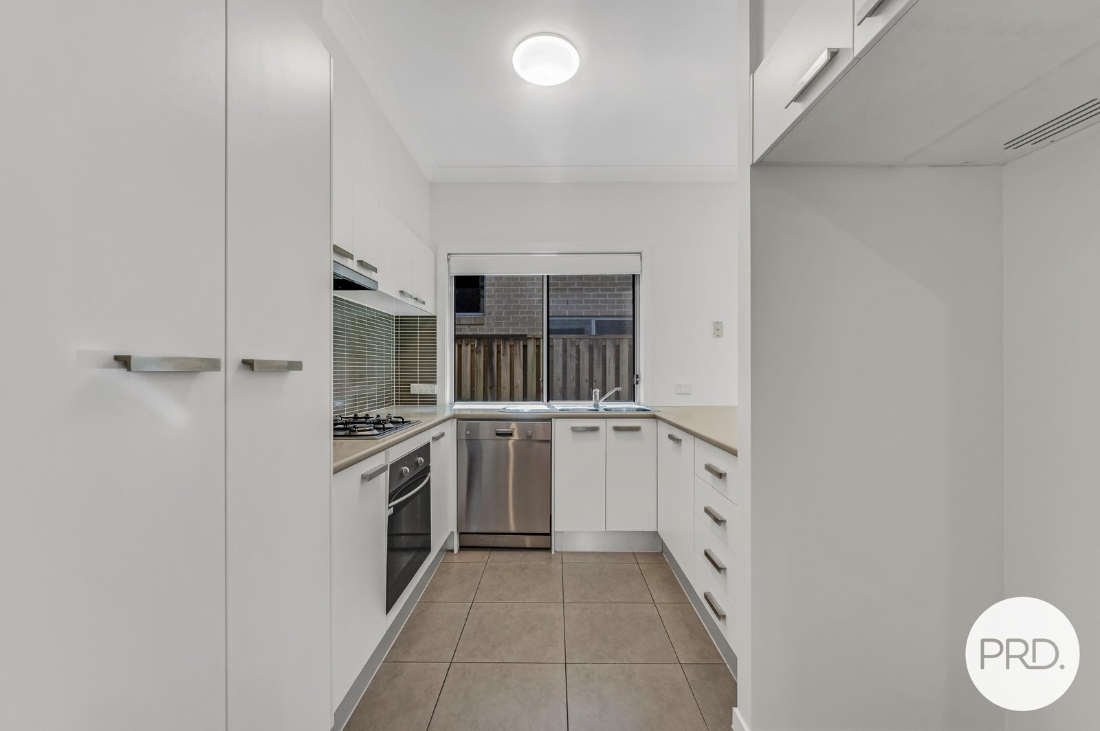 7/16-18 Geoff Wolter Drive West  MOLENDINAR 4