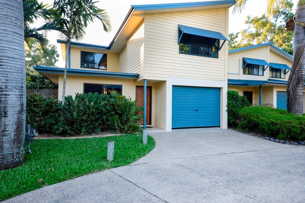 7/16 Beach Road CANNONVALE 1
