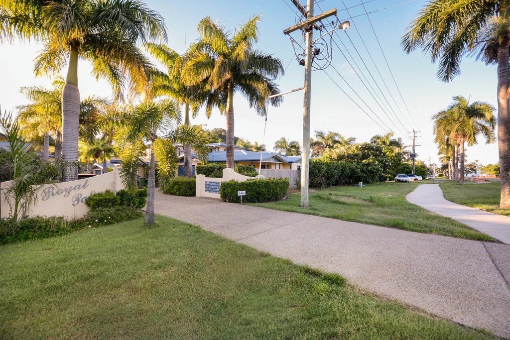 7/16 Beach Road CANNONVALE 6