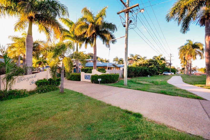 7/16 Beach Road CANNONVALE 8