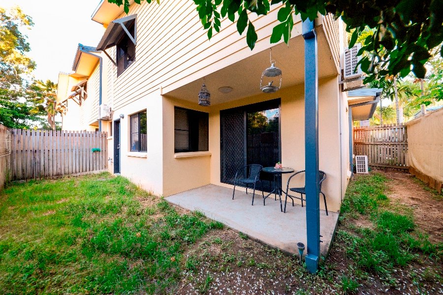 7/16 Beach Road CANNONVALE 9