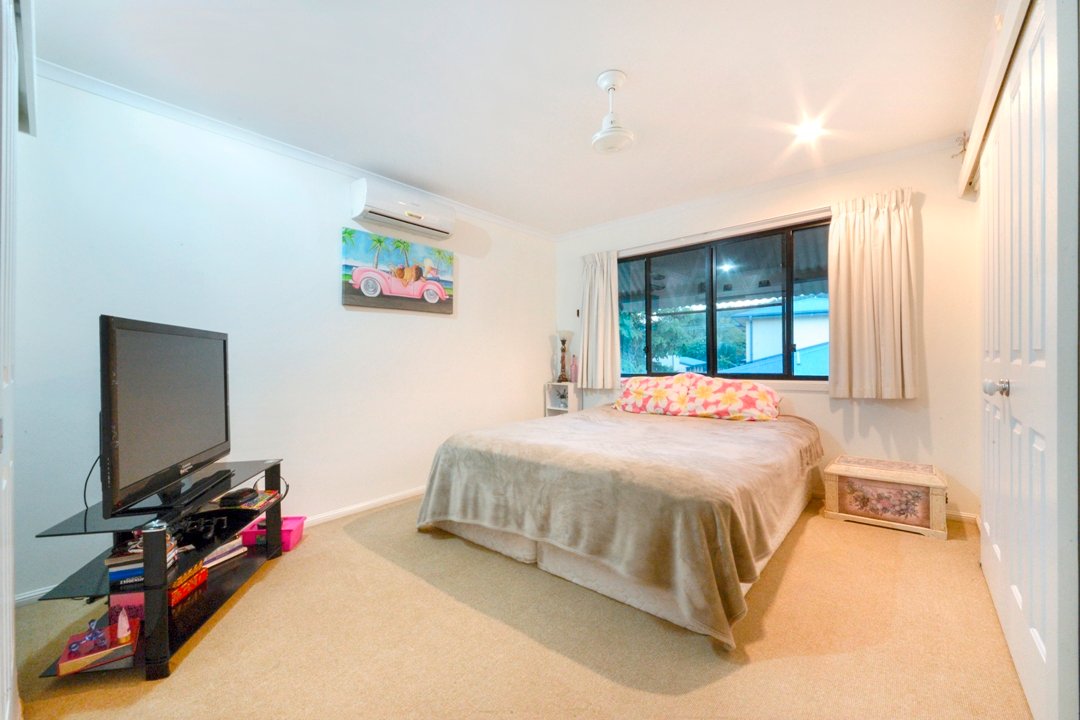 7/16 Beach Road CANNONVALE 13
