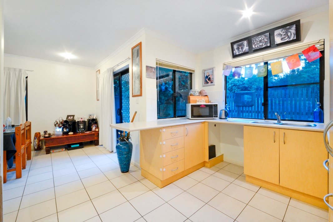 7/16 Beach Road CANNONVALE 18
