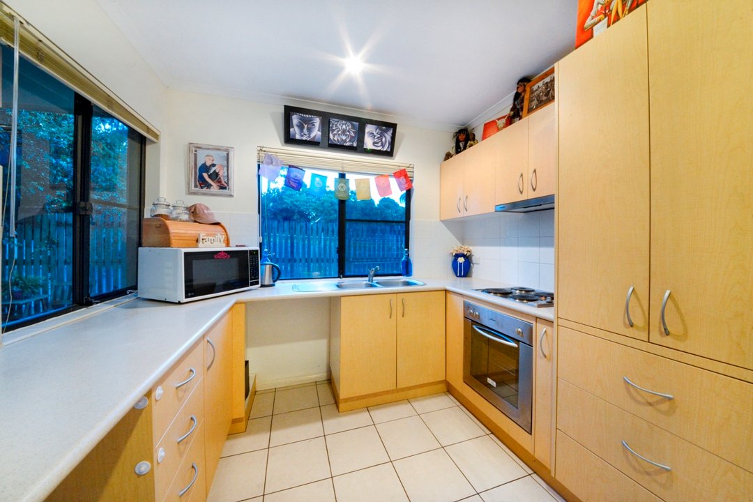 7/16 Beach Road CANNONVALE 19