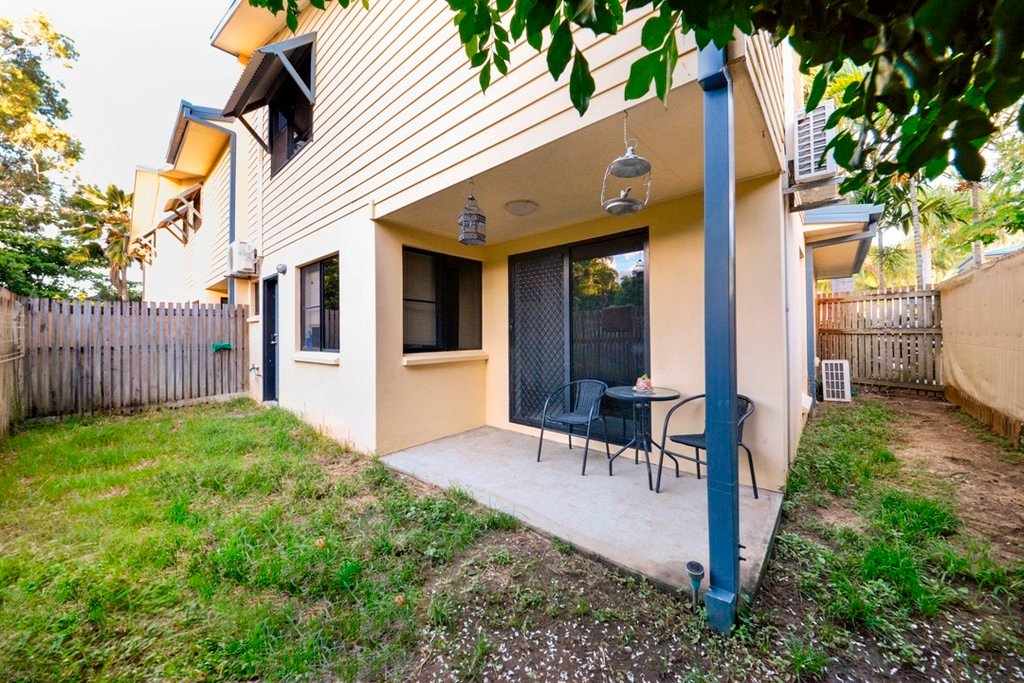 7/16 Beach Road CANNONVALE 23