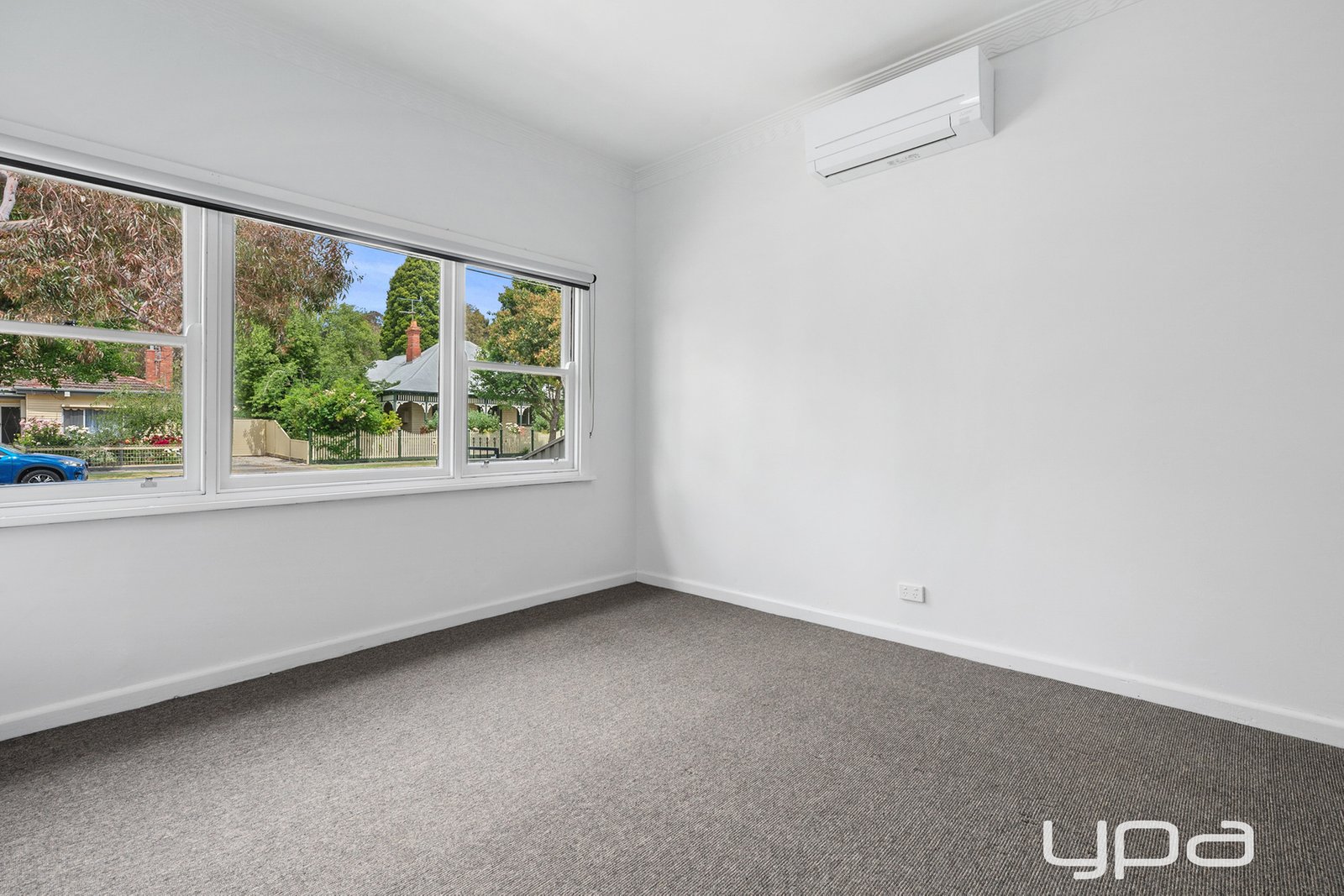 Gallery: 716 Humffray Street South