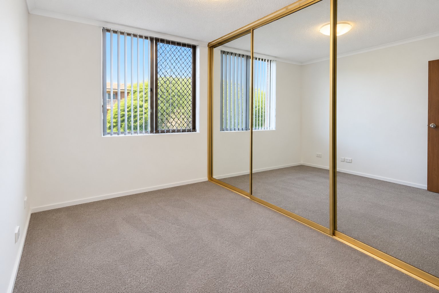7/168 Greenacre Road BANKSTOWN 3