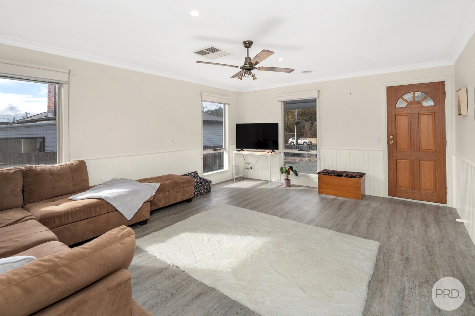 718 Geelong Road CANADIAN 5
