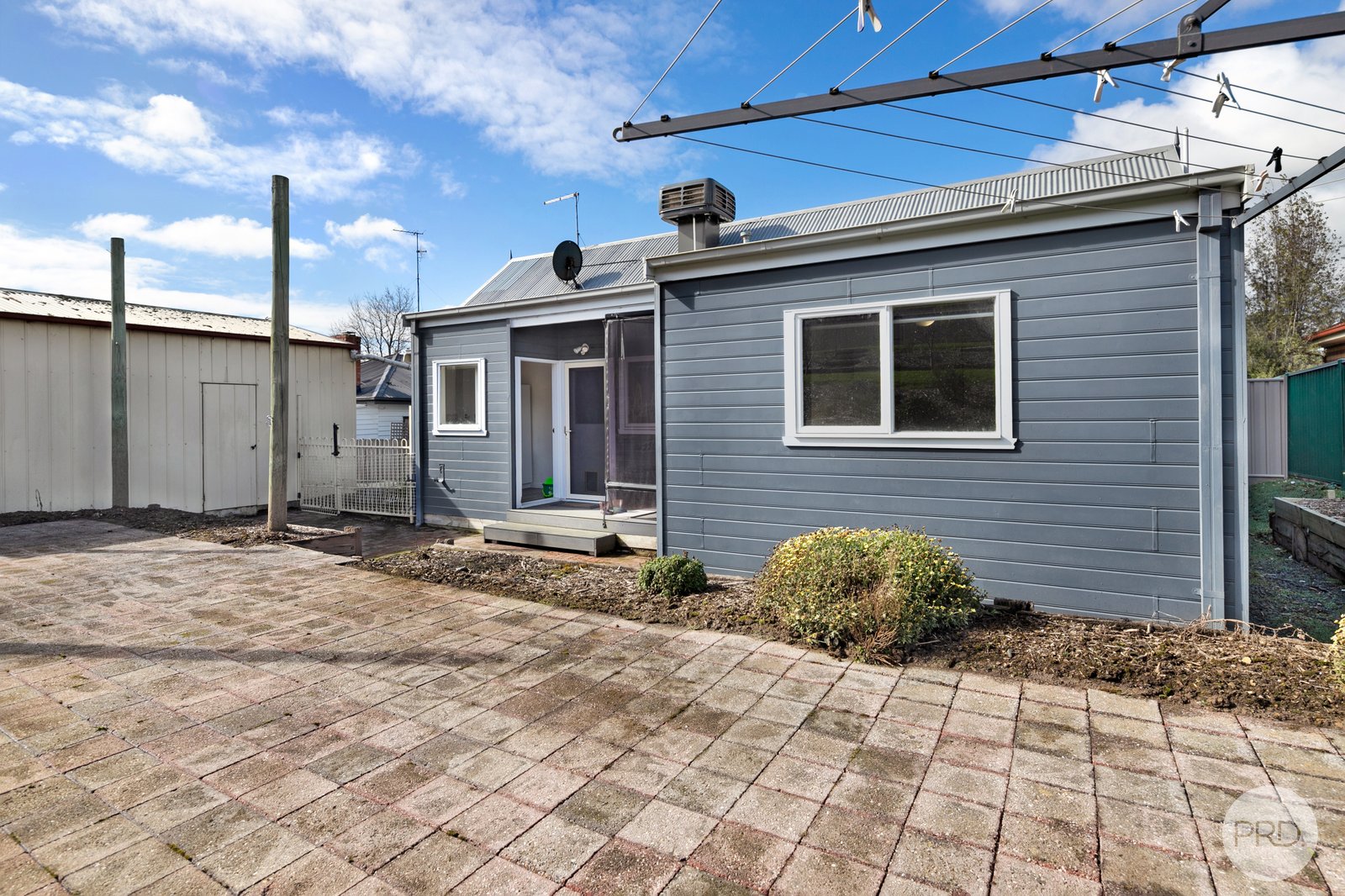 718 Geelong Road CANADIAN 14