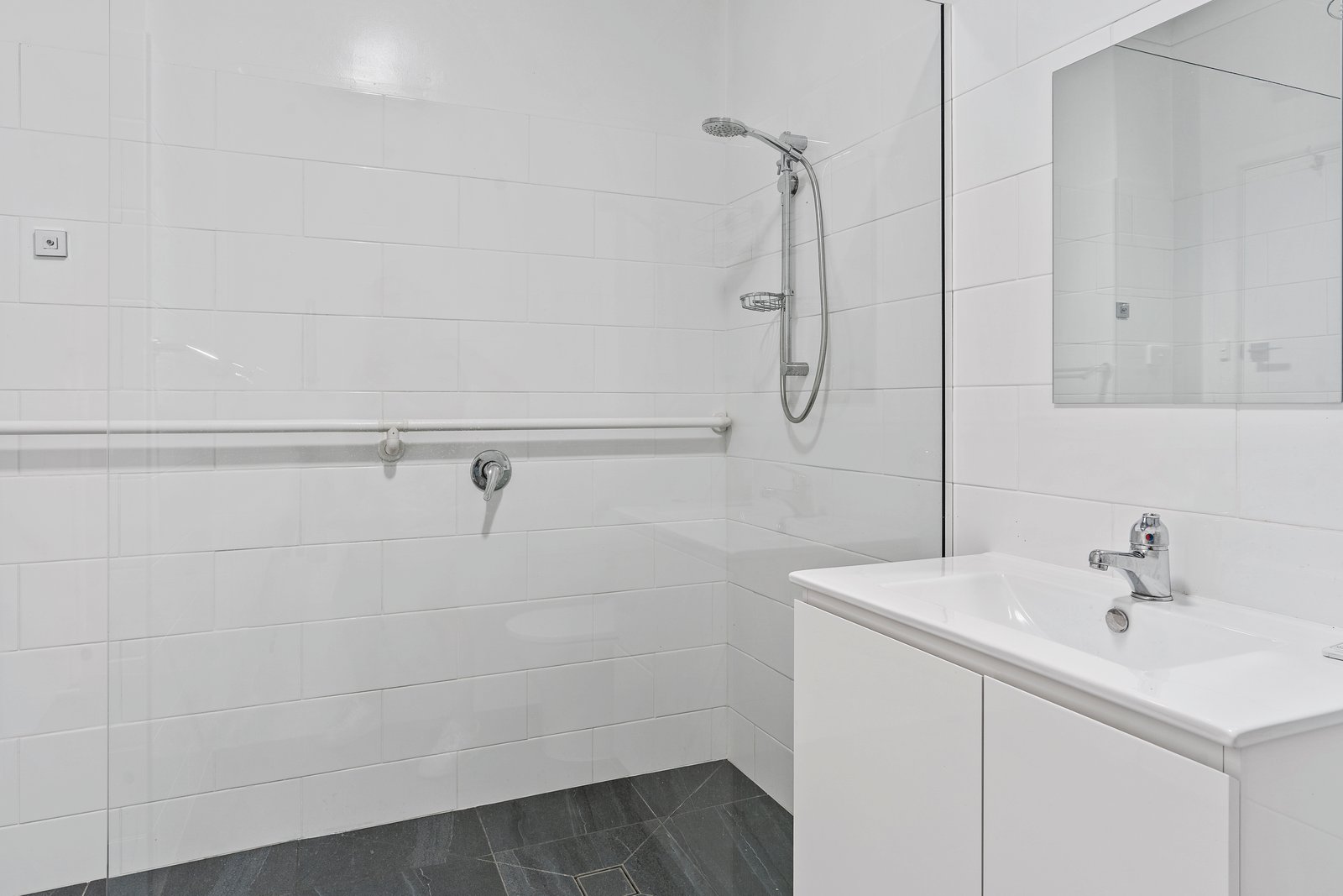 718 Midland Highway HUNTLY 16