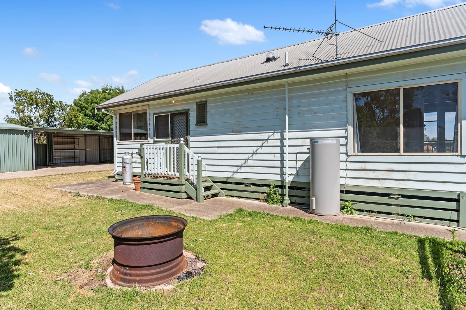 718 Midland Highway HUNTLY 24