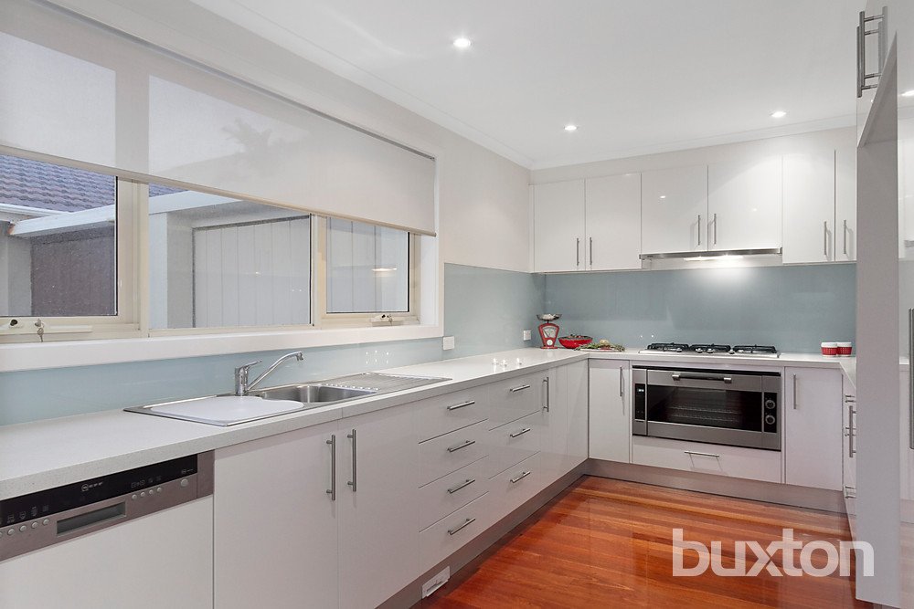 Gallery: 7/188 Beach Road
