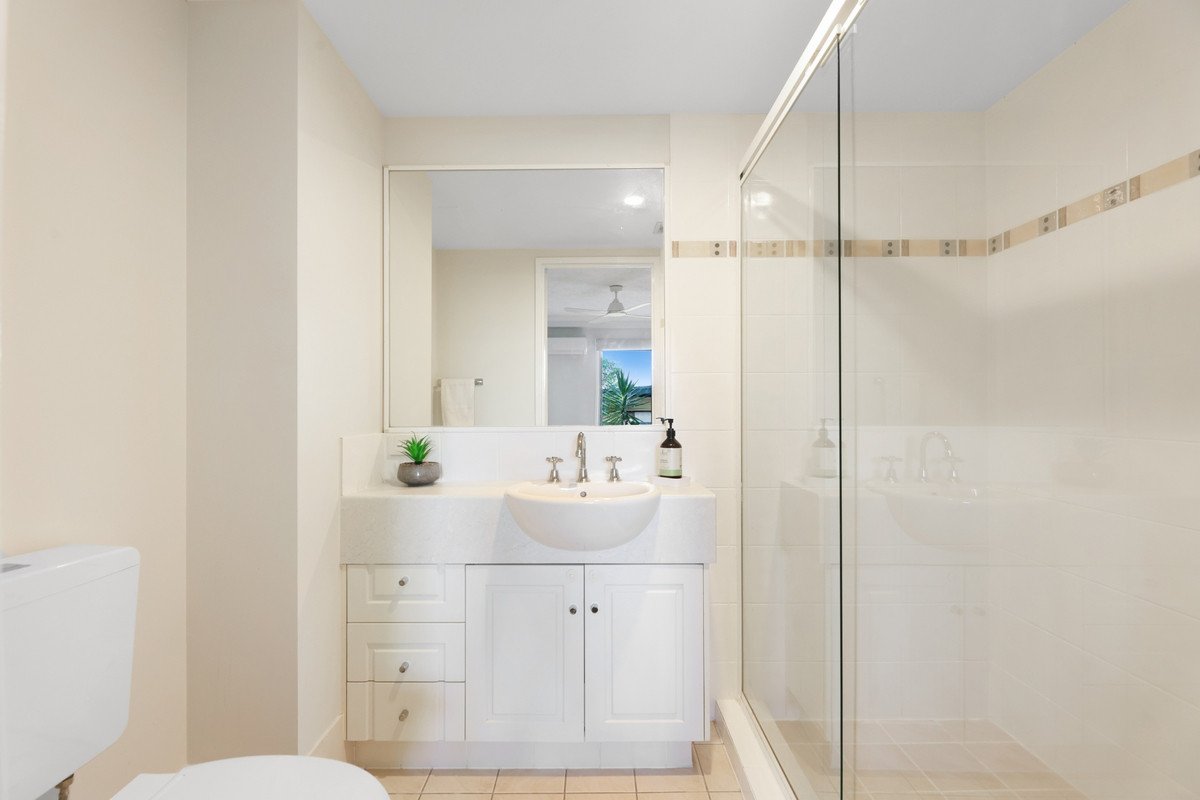 7/1880-1888 Gold Coast Highway Burleigh Heads 9