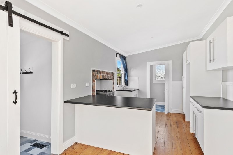 Gallery: 719 Skipton Street
