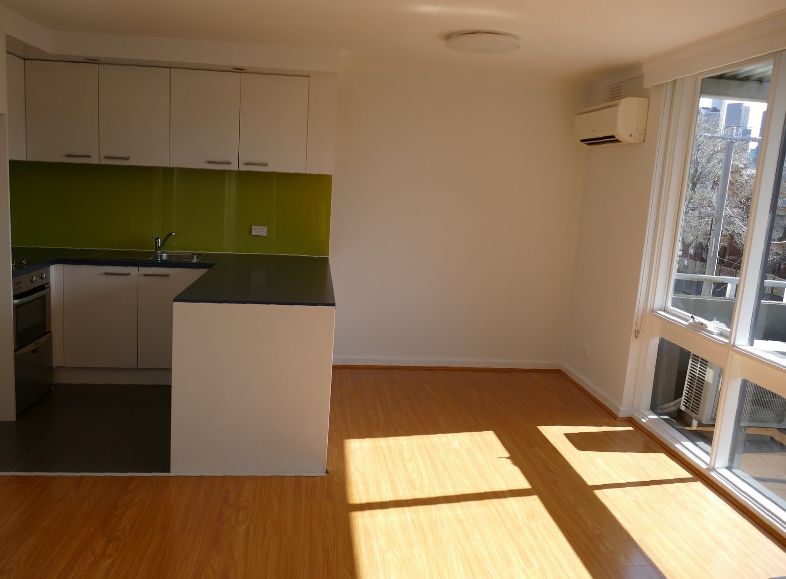 Gallery: 7/192 Cecil Street