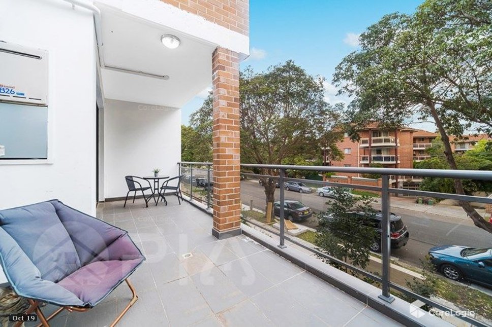 7/2-4 Hampden Street BEVERLY HILLS 2