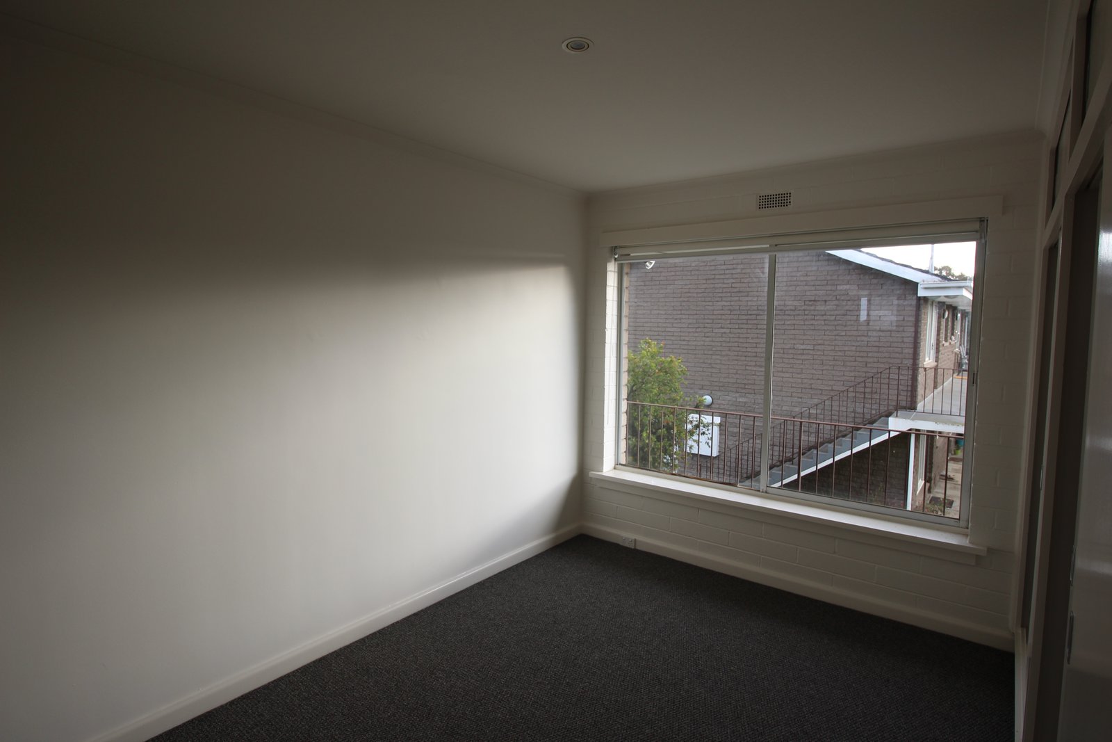 Gallery: 7/2-4 Salmon Street