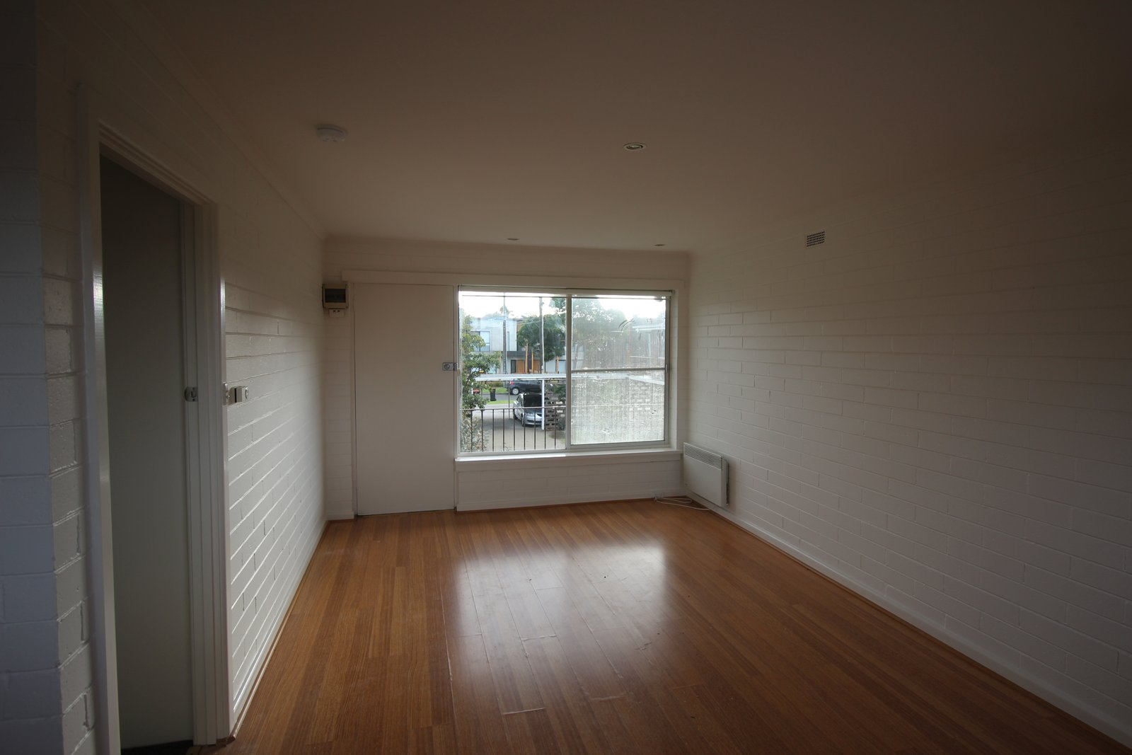 Gallery: 7/2-4 Salmon Street