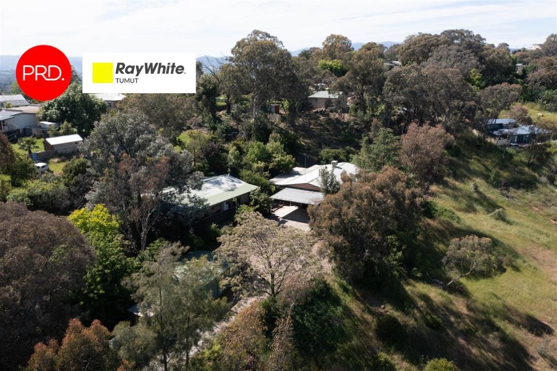 72 Carey Street TUMUT 1