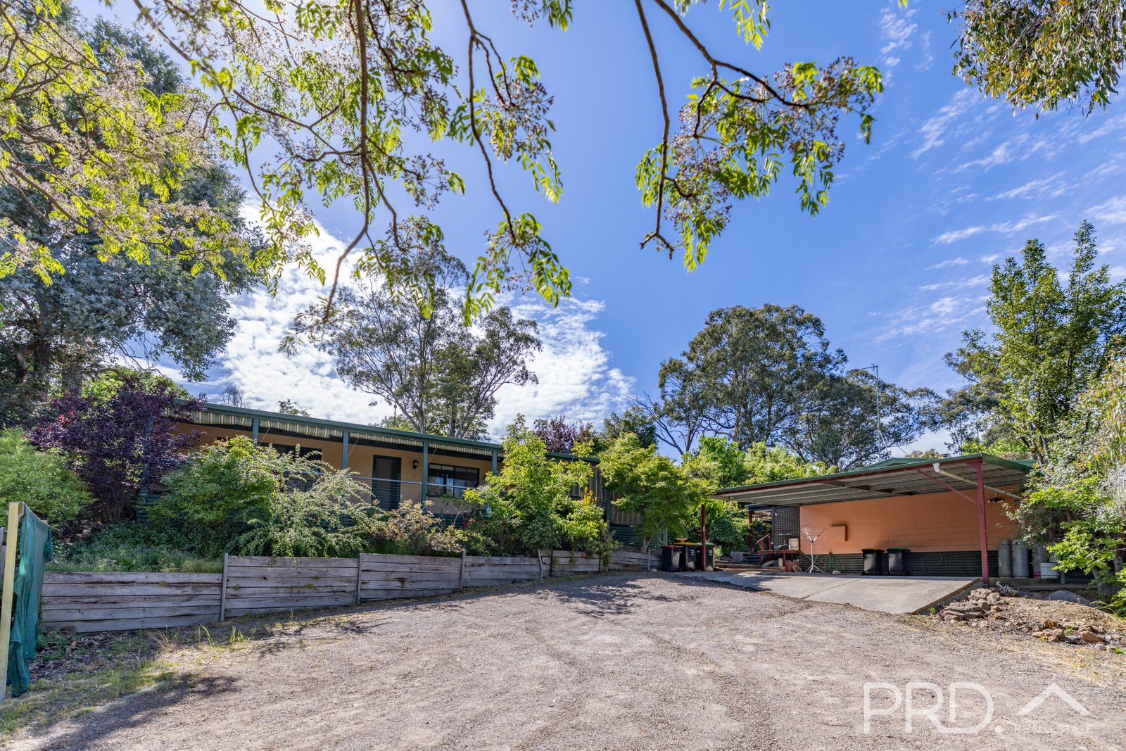 72 Carey Street TUMUT 2