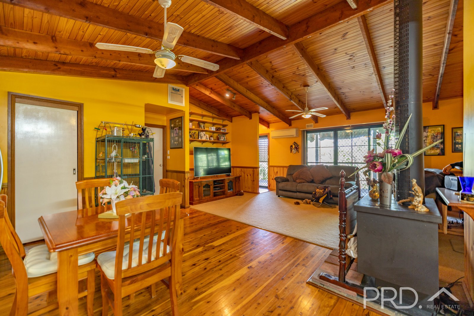 72 Carey Street TUMUT 3