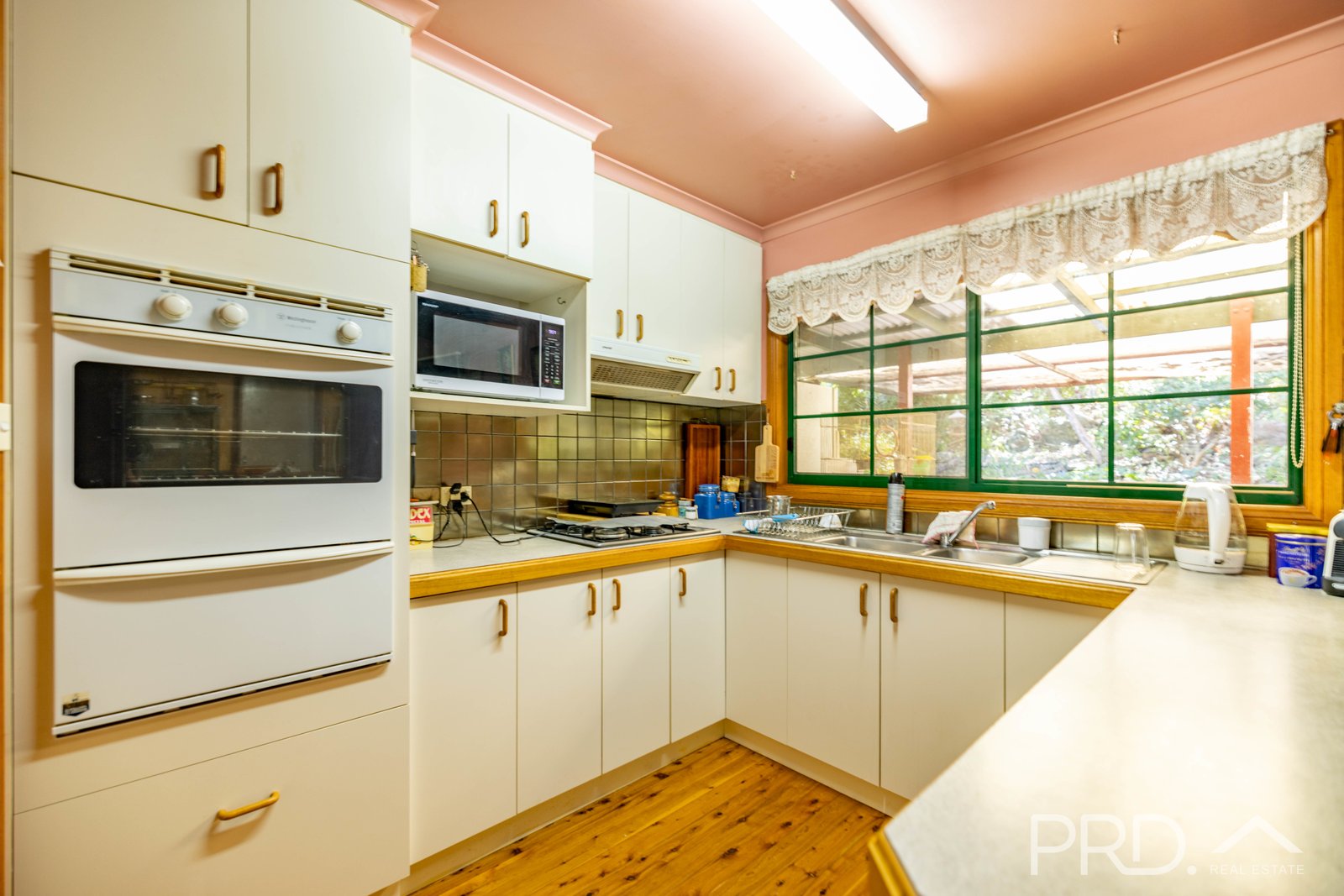 72 Carey Street TUMUT 6