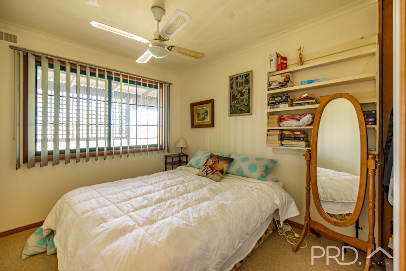 72 Carey Street TUMUT 9