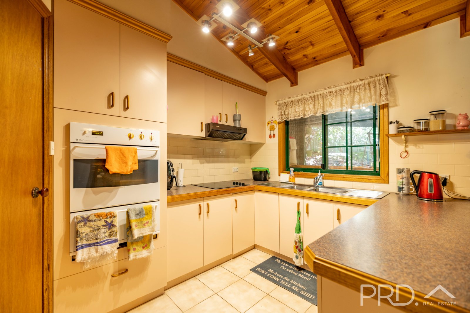 72 Carey Street TUMUT 17