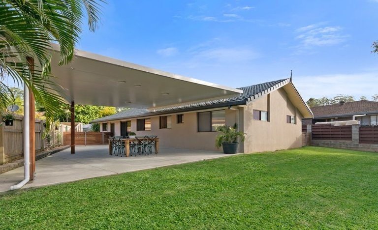 72 Clives Circuit CURRUMBIN WATERS 8