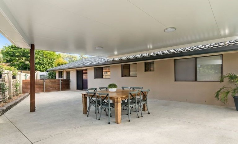 72 Clives Circuit CURRUMBIN WATERS 9