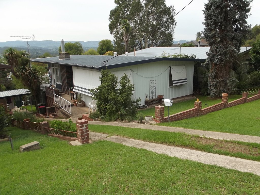 72 Dalhunty Street TUMUT 1