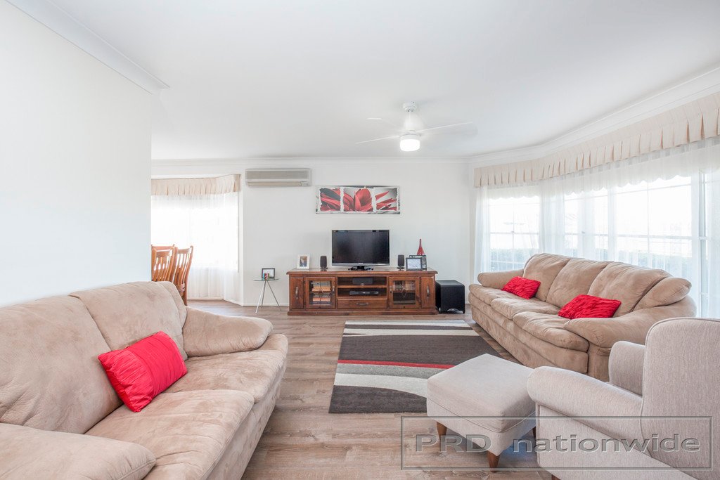 72 Dalveen Rd  BOLWARRA HEIGHTS 2