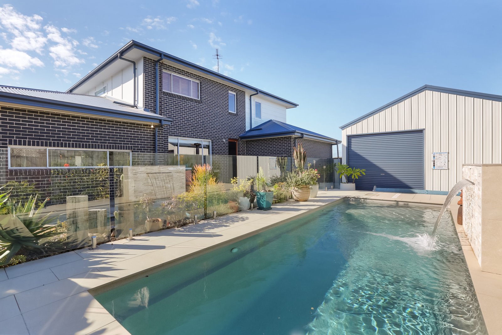 72 Haywards Bay Drive HAYWARDS BAY 2
