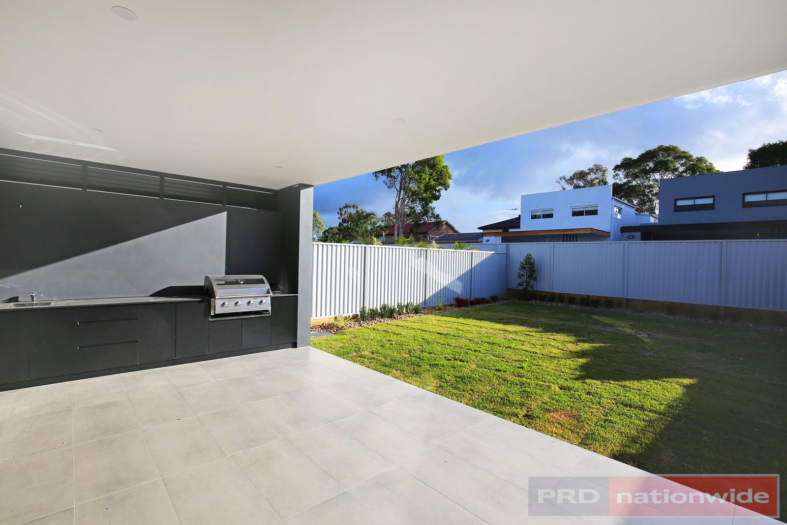 72 Kennedy Street PICNIC POINT 9