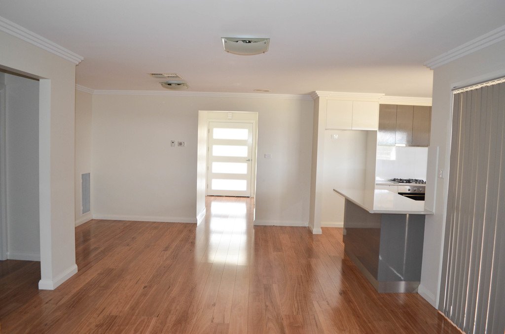 72 Lingiari Drive LLOYD 4