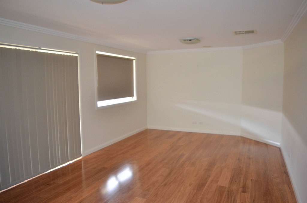 72 Lingiari Drive LLOYD 5