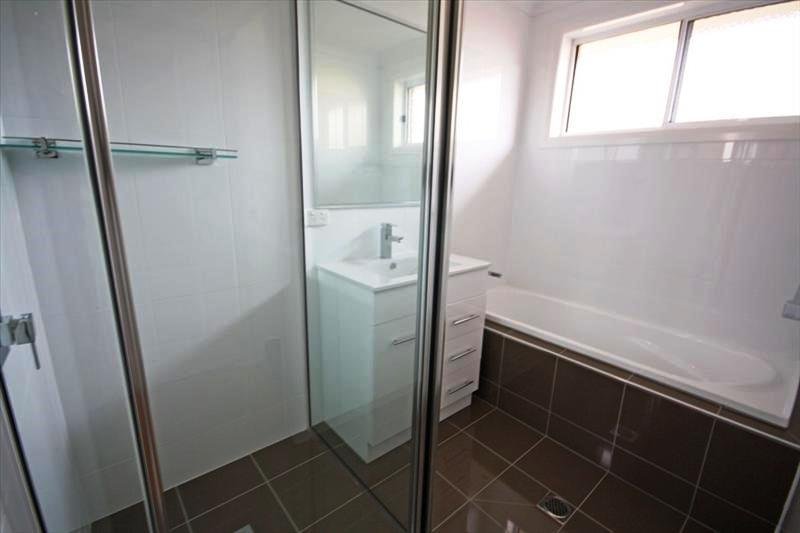 72 Lingiari Drive LLOYD 7