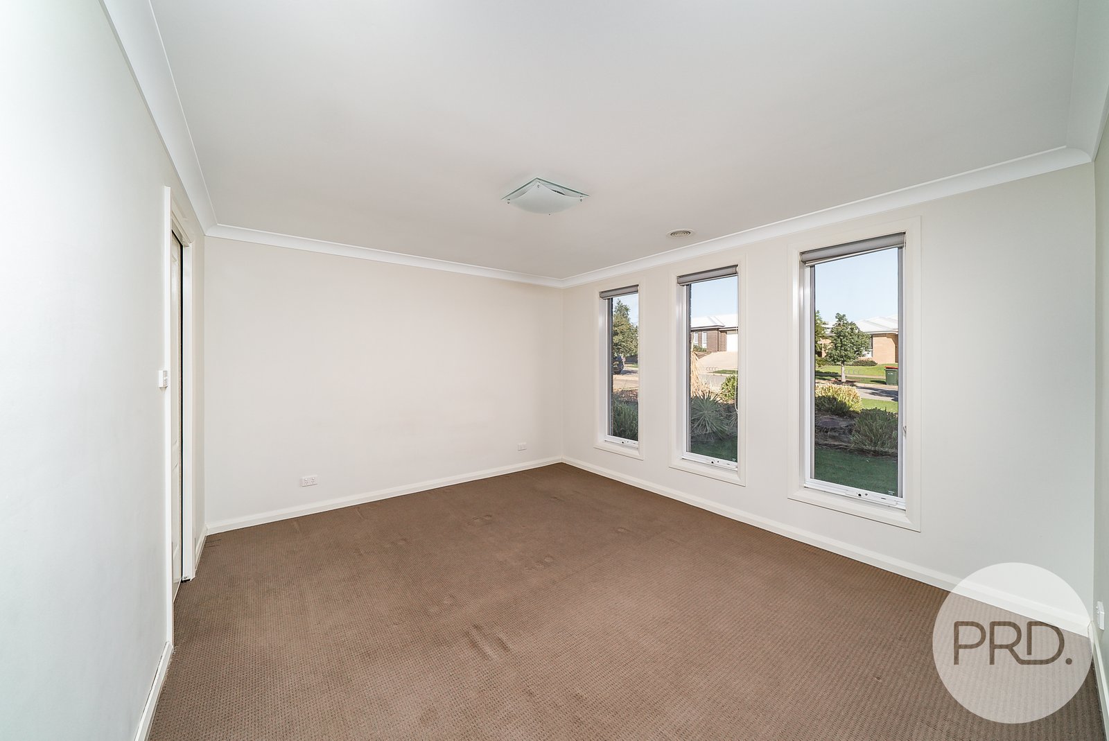 72 Lingiari Drive LLOYD 5