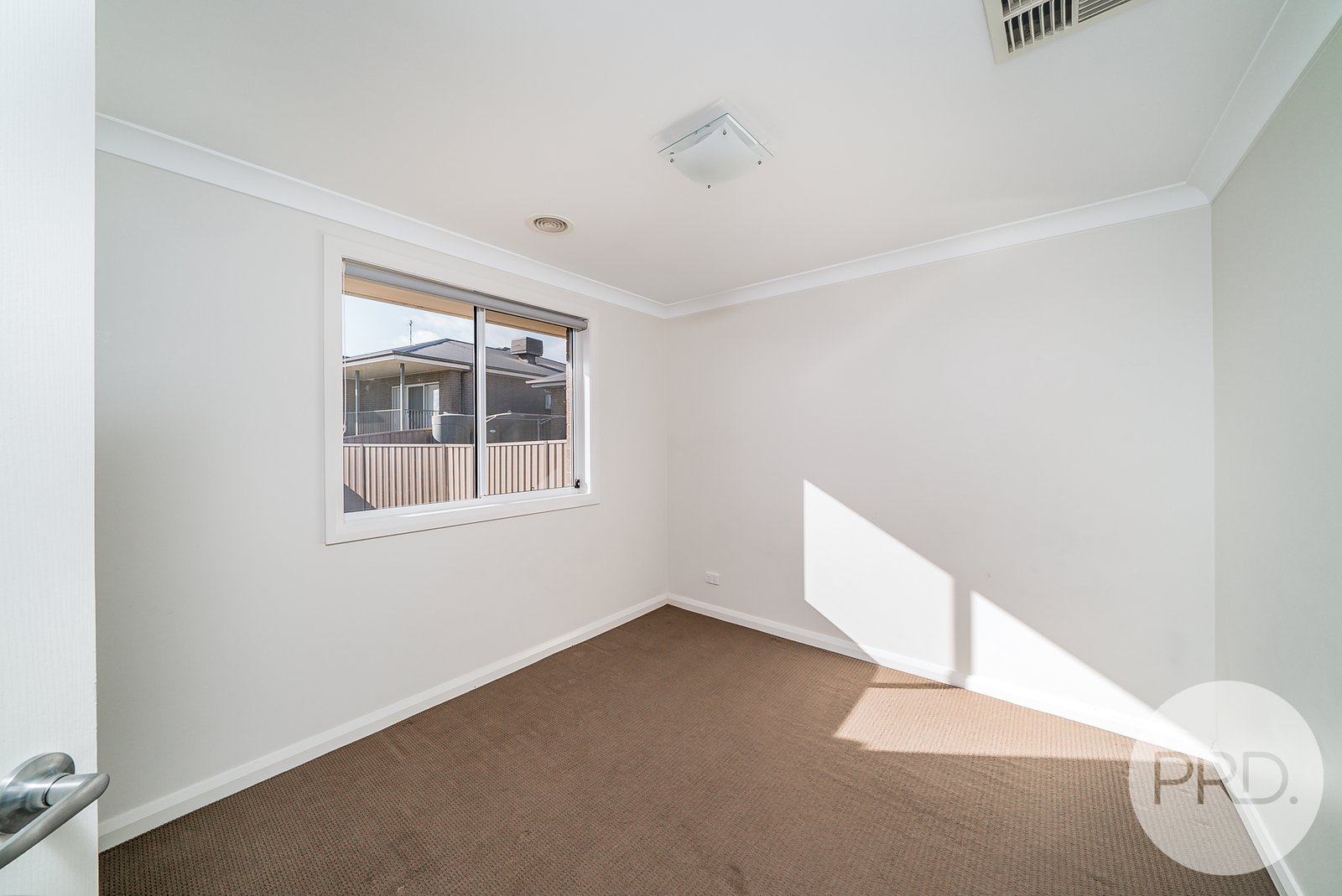 72 Lingiari Drive LLOYD 8