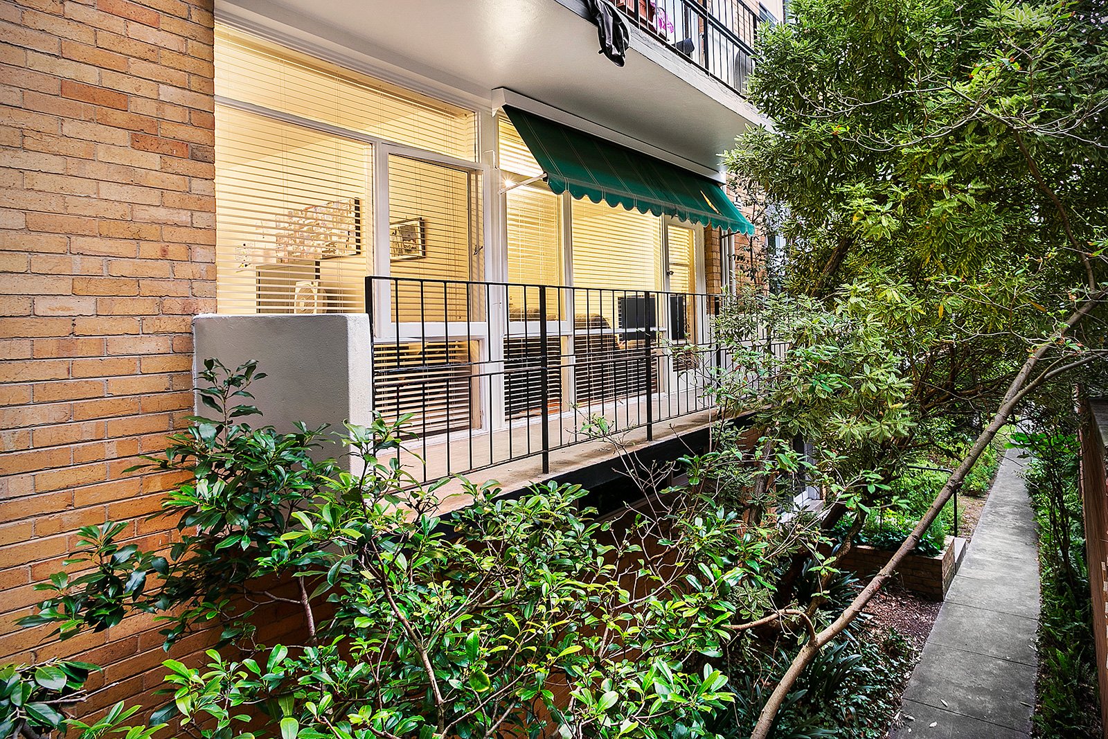 Real Estate and Property in 7/2 Maple Grove, Toorak, VIC