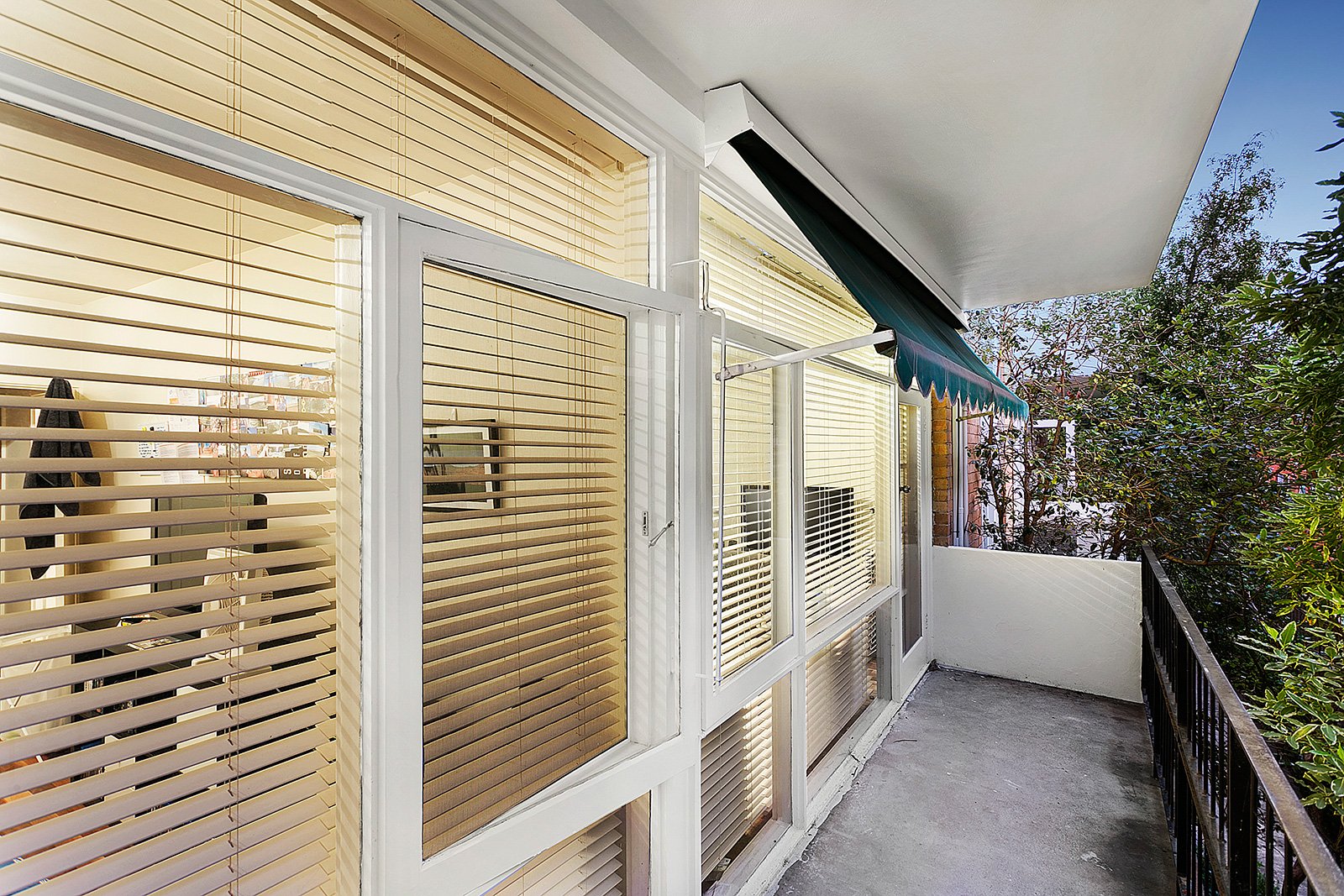 Real Estate and Property in 7/2 Maple Grove, Toorak, VIC