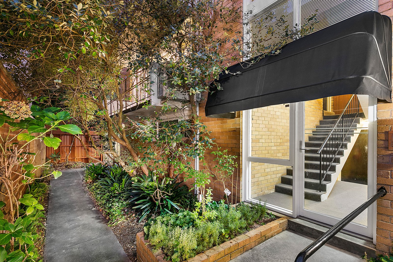 Real Estate and Property in 7/2 Maple Grove, Toorak, VIC