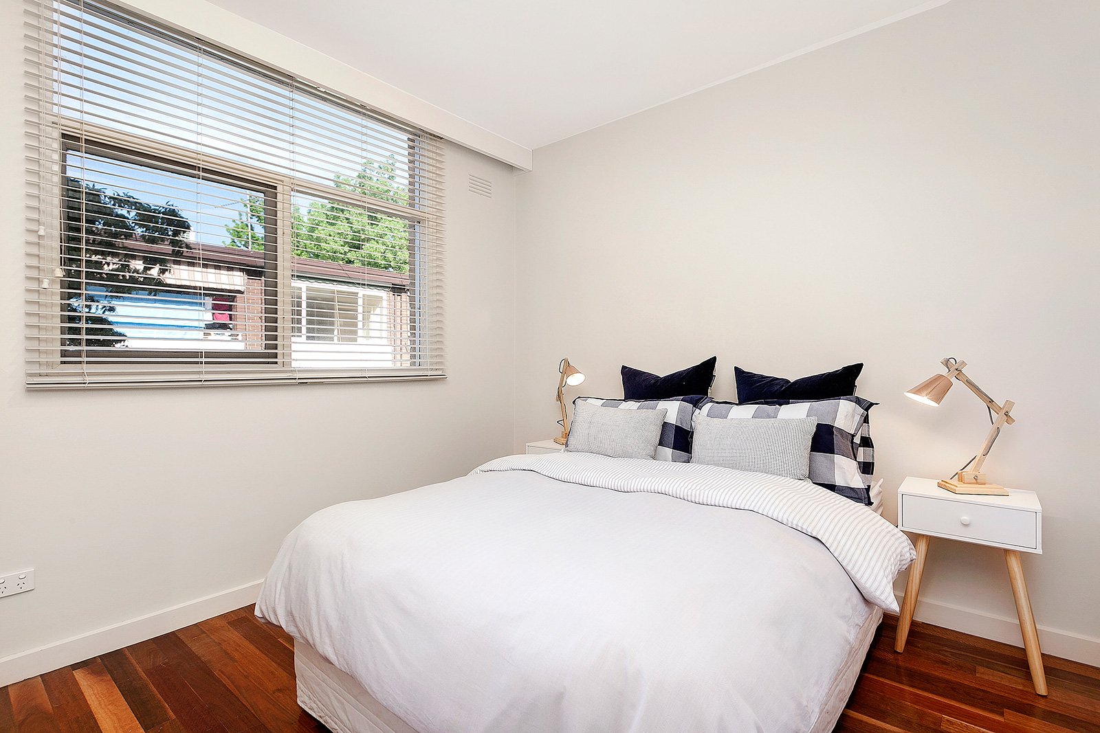 Real Estate and Property in 7/2 Maple Grove, Toorak, VIC