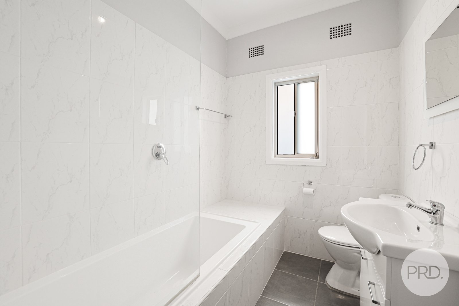 72 Mathews Street TAMWORTH 5