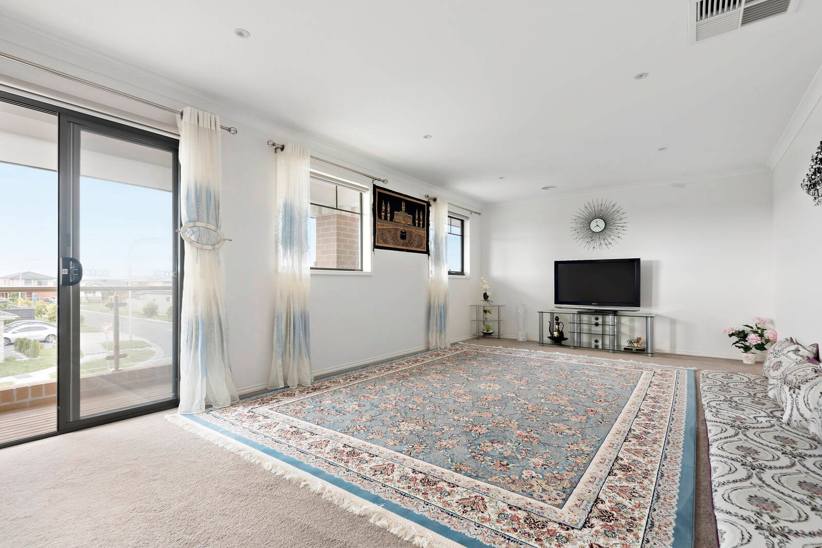 Real Estate and Property in 72 Moxham Drive, Clyde North, VIC