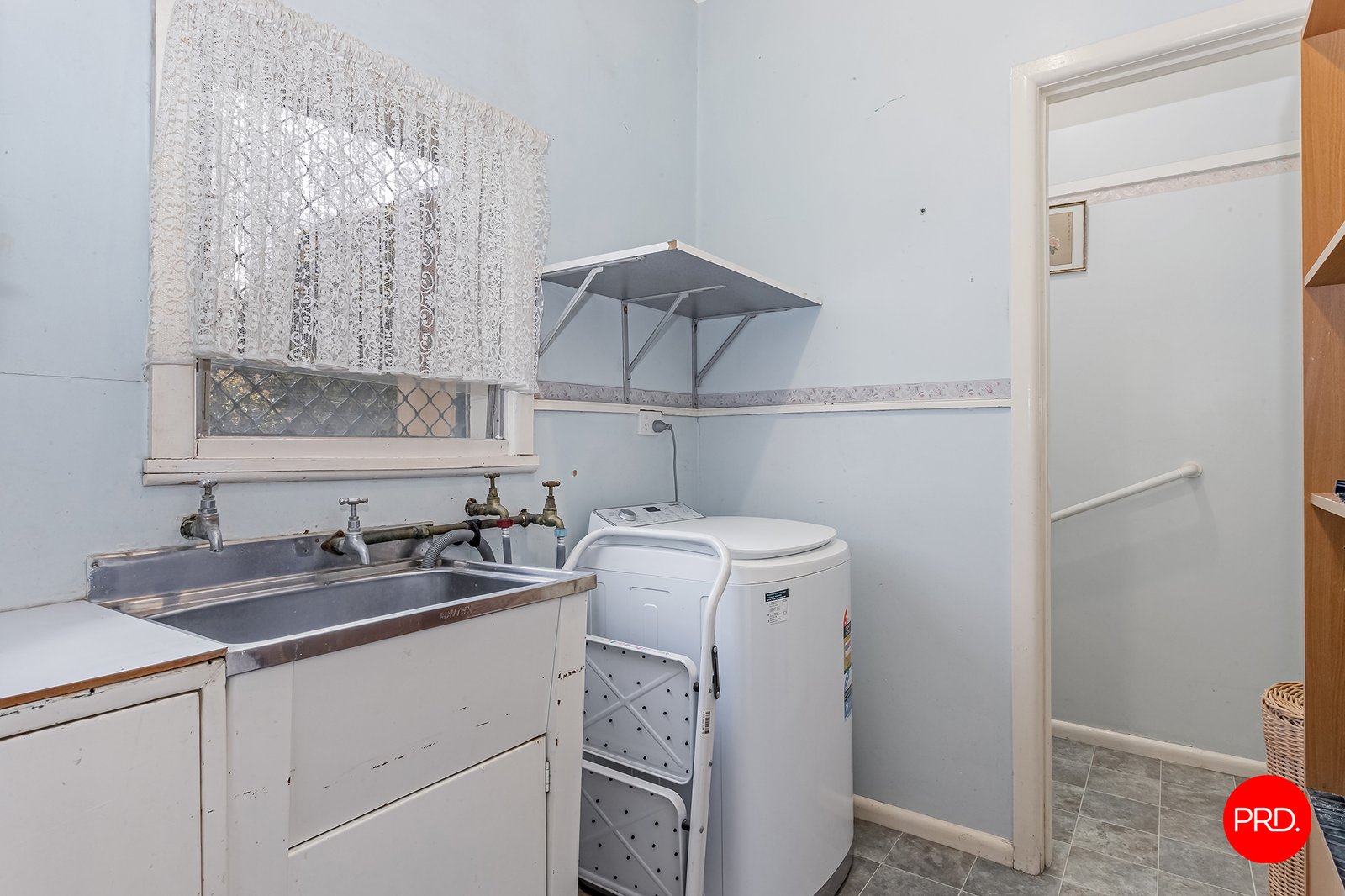 72 Neale Street KENNINGTON 9