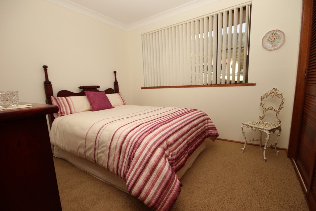 72 Norman Street LAURIETON 9